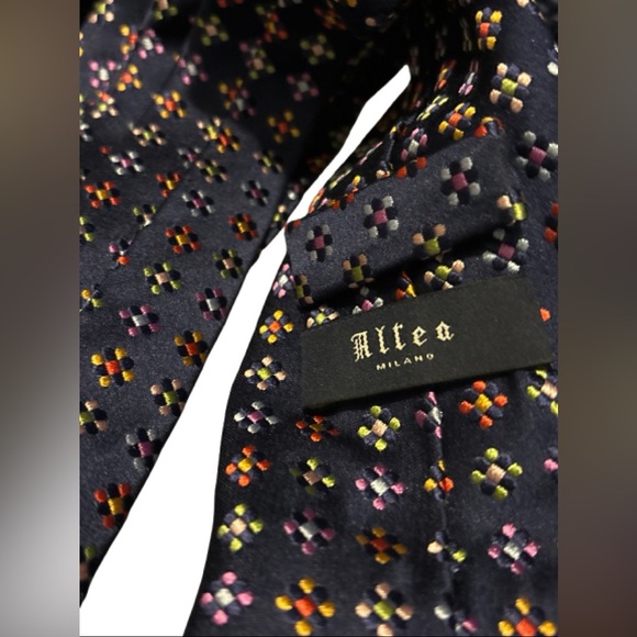 ALTEA Milano BLUE Silk HAND STITCHED ‘Flower Power’ Tie - see all photo’s - Picture 6 of 9